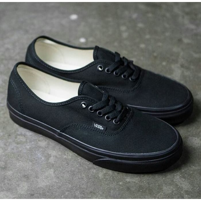 Vans original hotsell full black