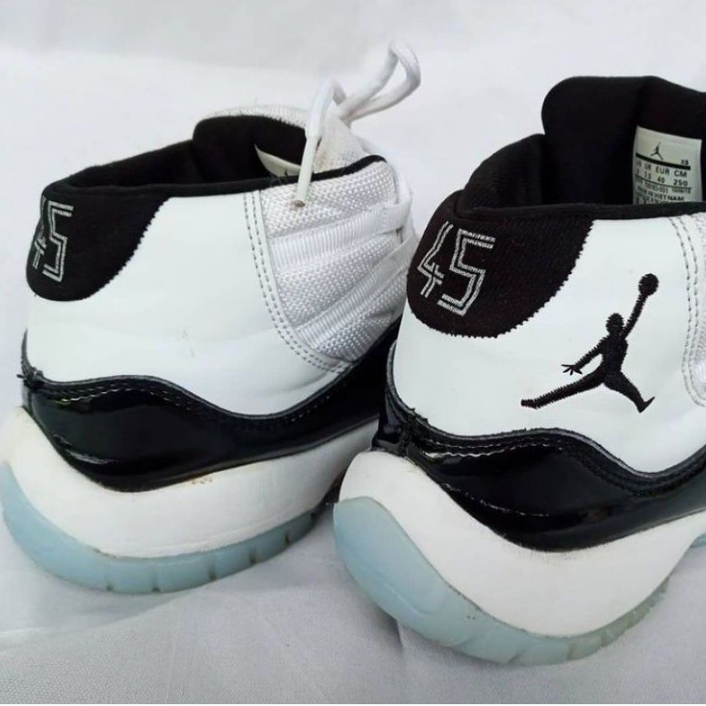 Jordan store 11 harga