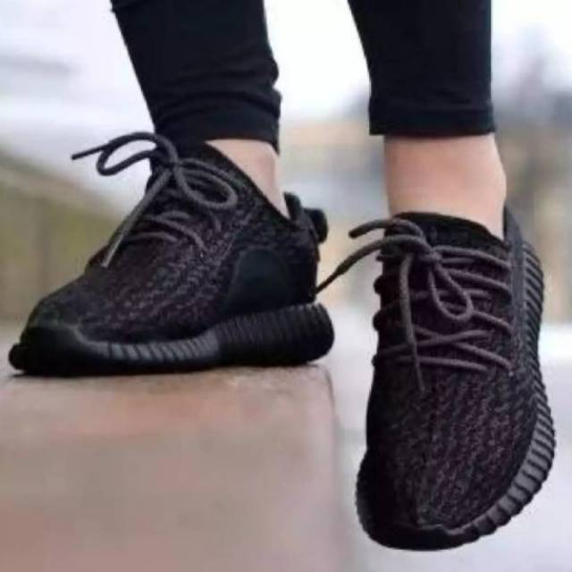 Sepatu nike 2025 yeezy hitam