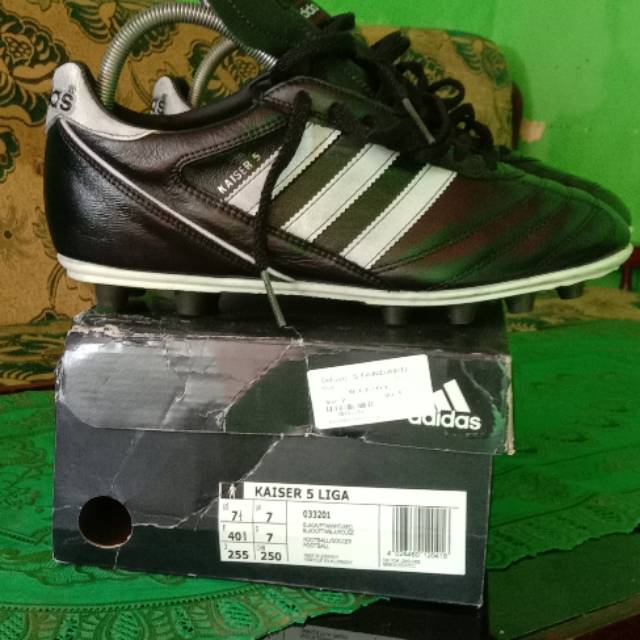 Sepatu bola adidas clearance kaiser