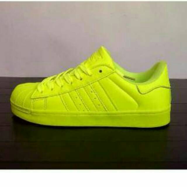 Sepatu adidas outlet superstar supercolor