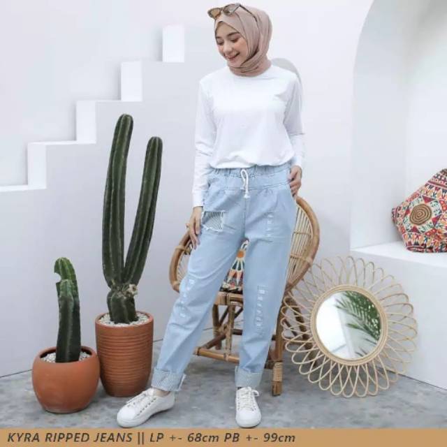 Ripped jeans hijab sales outfit