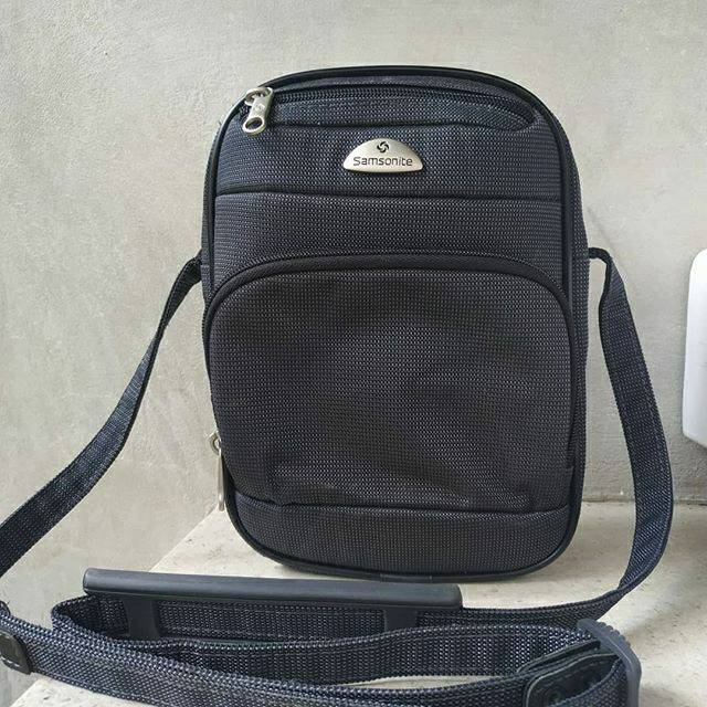 Samsonite sling best sale bag original