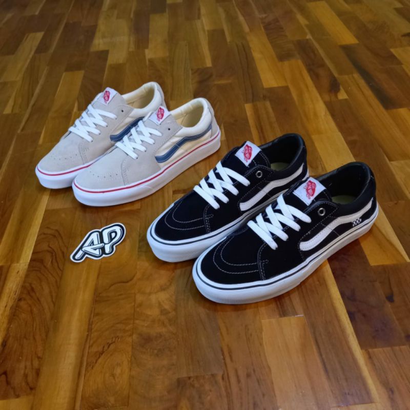 Vans av sk8 low hotsell black white