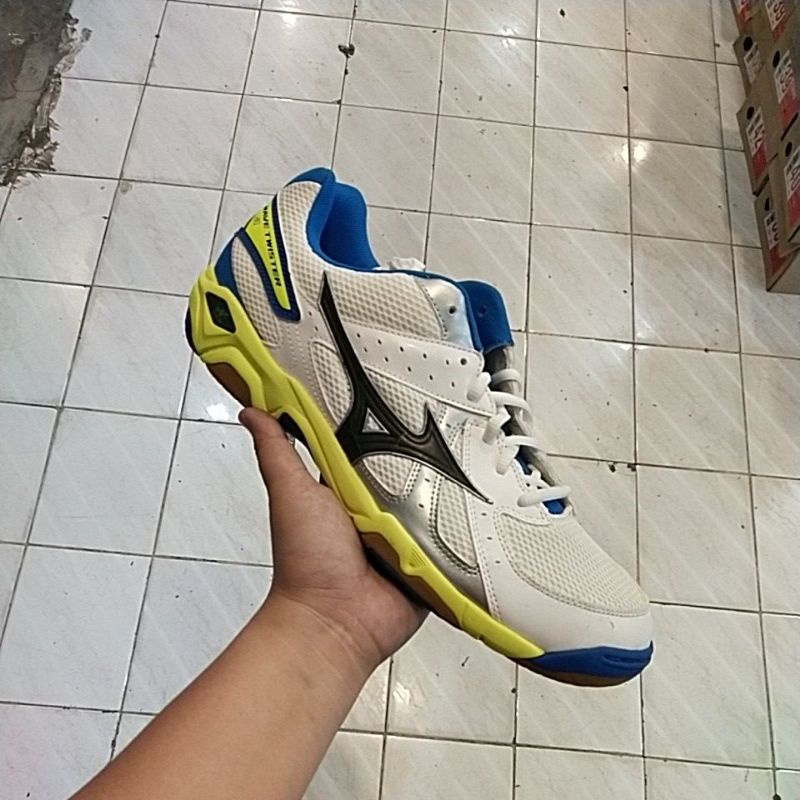 Mizuno hotsell 4 original