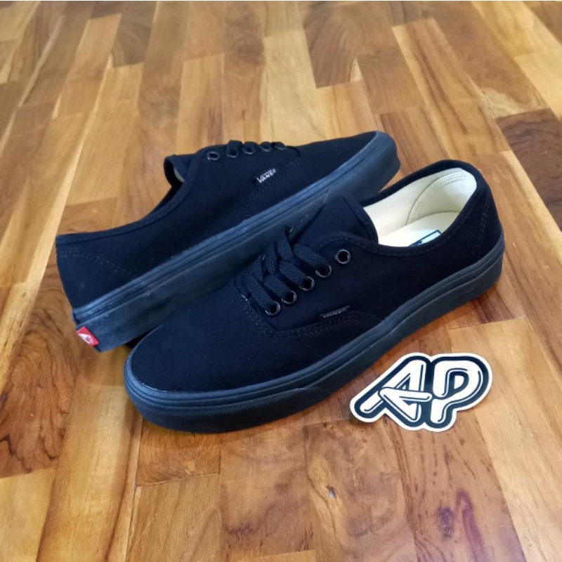 Model sepatu vans authentic cheap black