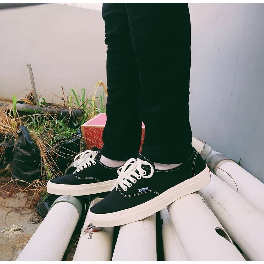 Vans authentic black discount bone on feet