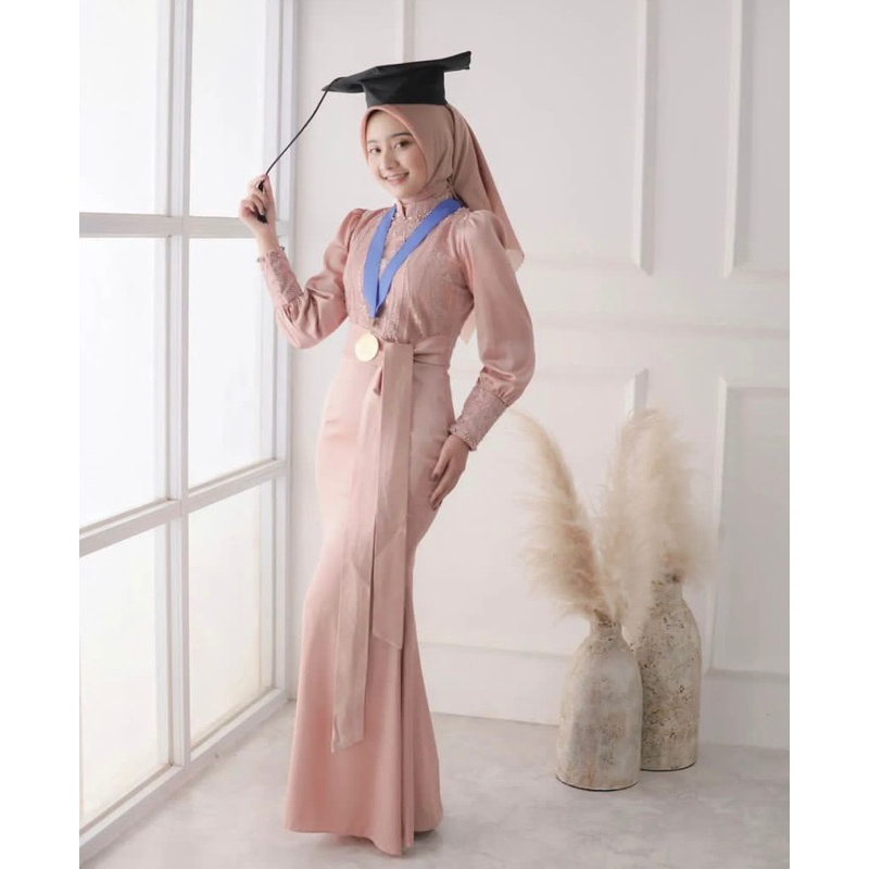 Dress hotsell graduation hijab