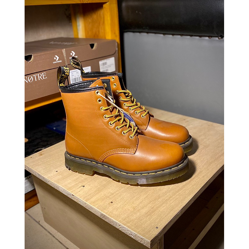 Dr. martens 1460 analine hotsell in oak