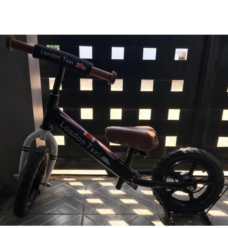 Jual Preloved sepeda balance bike london taxi balance bike