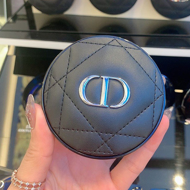 Dior cushion outlet 2019