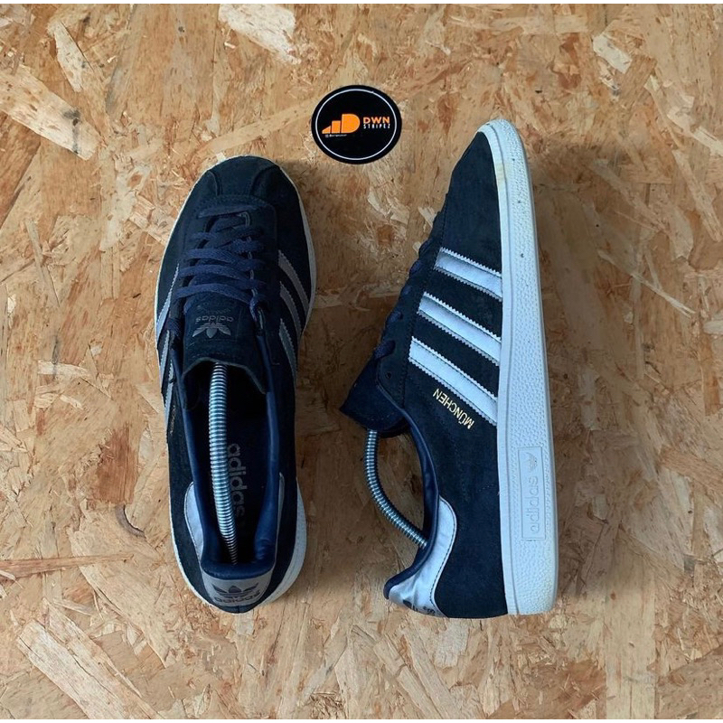 Adidas munchen navy silver sales