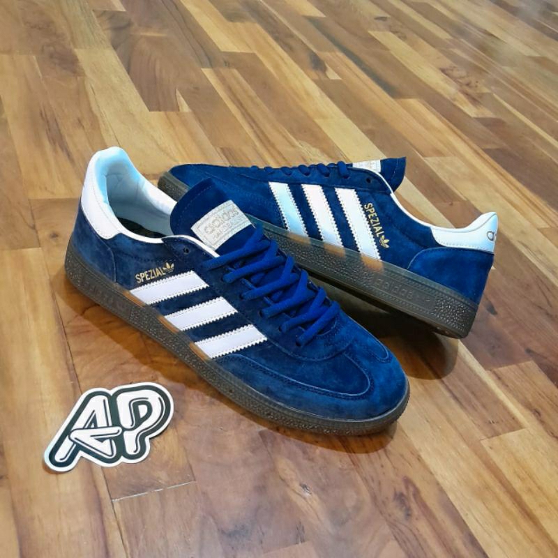 Adidas discount navy white