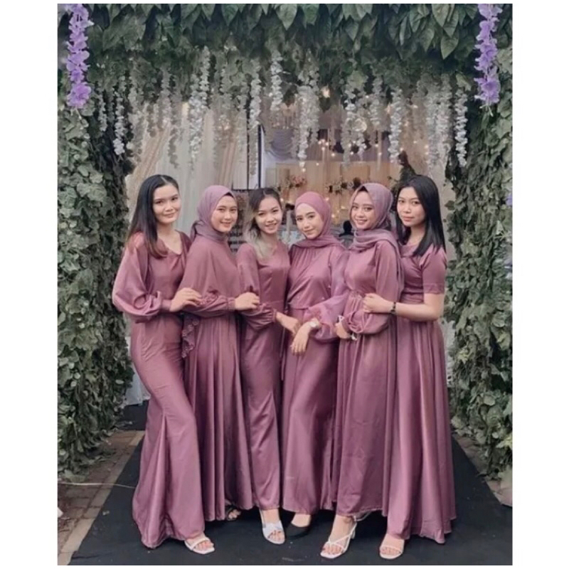 Dress 2024 bridesmaid polos