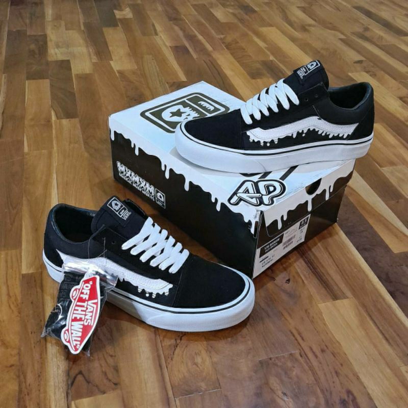 Vans Old Skool Magical Mosh Misfits Black White Vans sk8 Low Pro