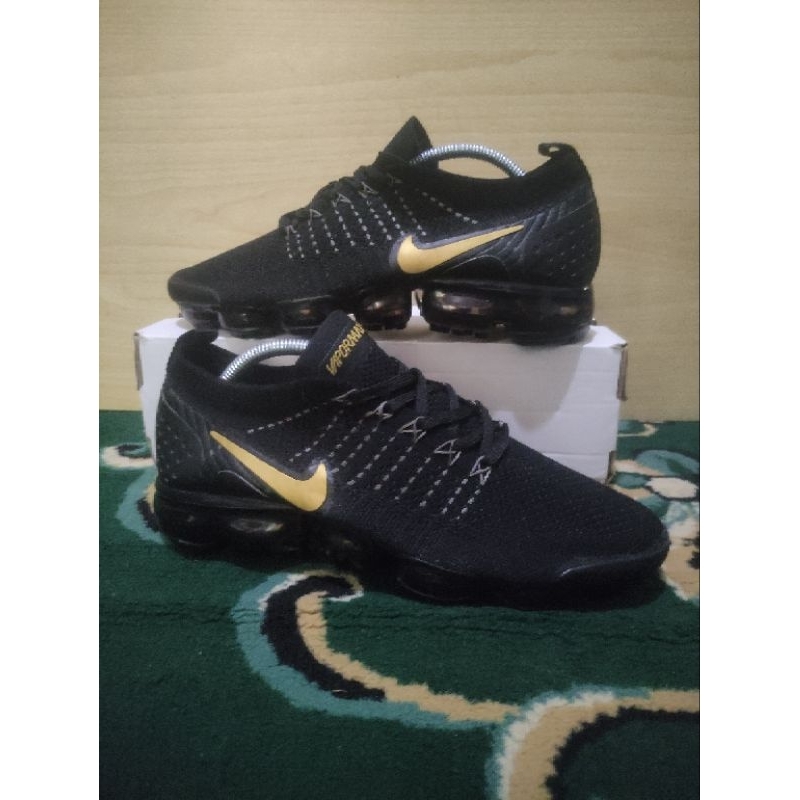 Air vapormax flyknit 2.0 black cheap gold