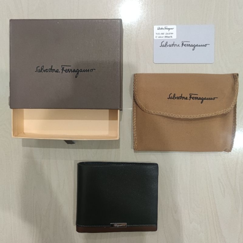 Dompet salvatore hotsell ferragamo original