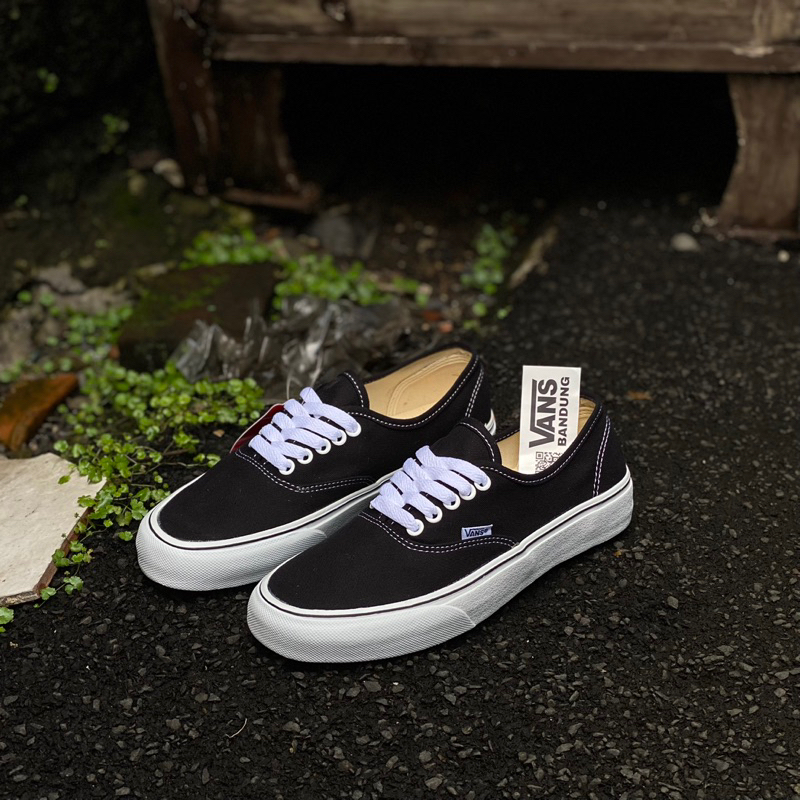 VANS AUTHENTIC CLASSIC BLACK WHITE HITAM PUTIH 100 PREMIUM IMPORT 1 11 DT BNIB SEPATU VANS PRIA WANITA