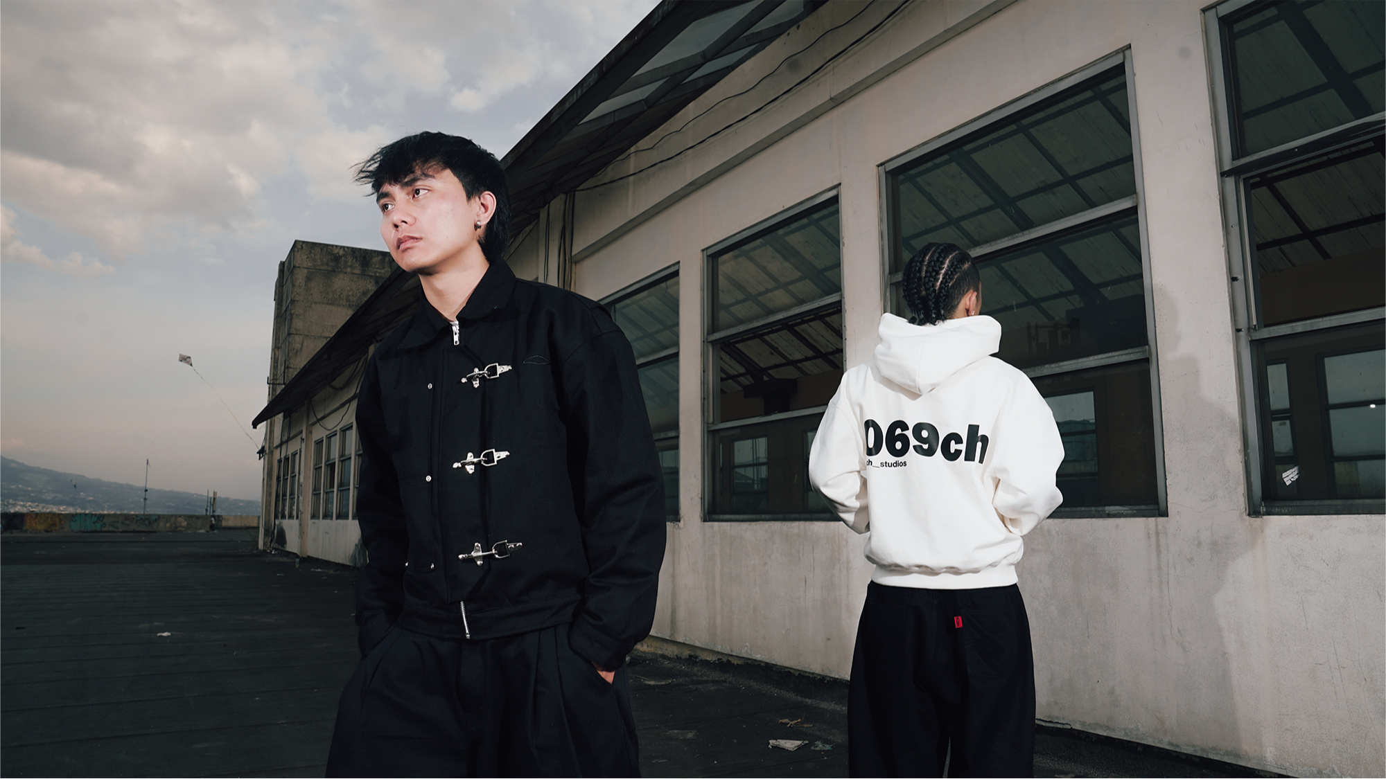 Produk Ch-studios | Shopee Indonesia