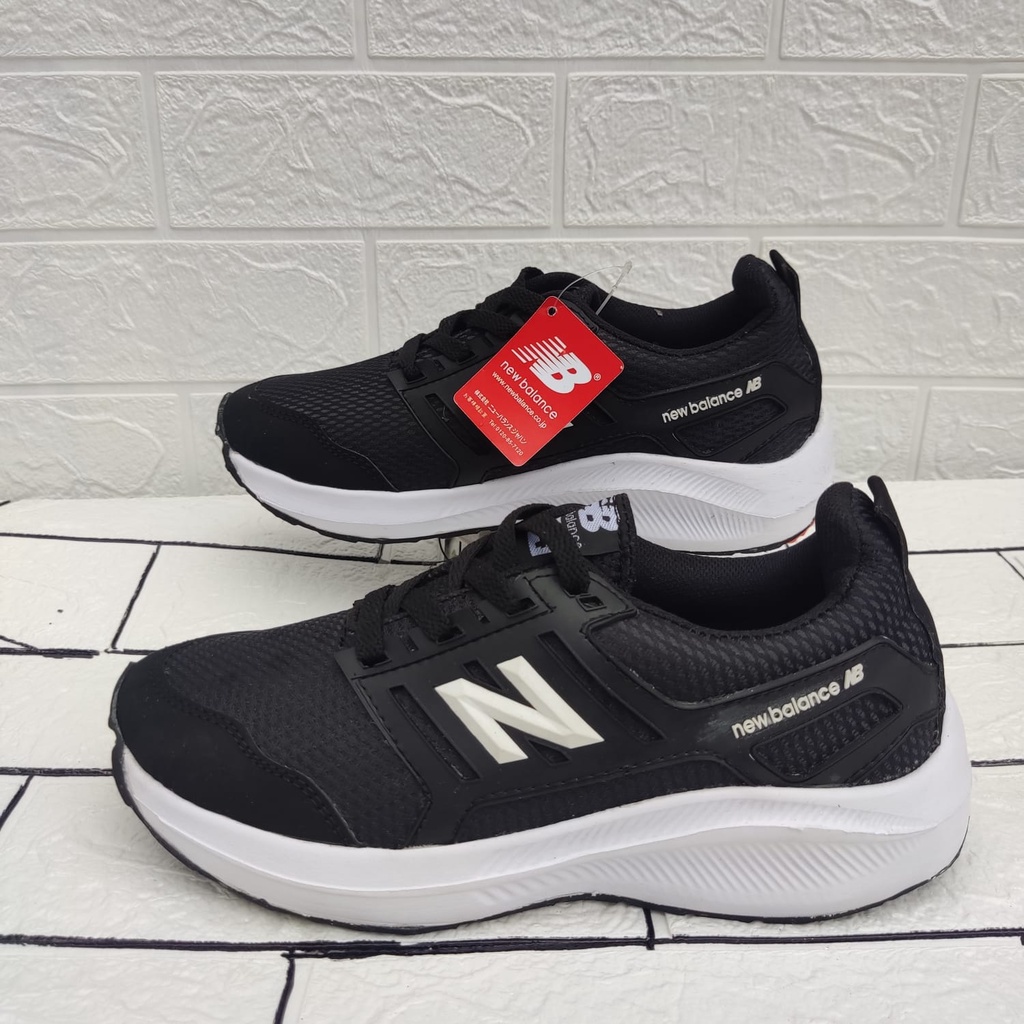 Sepatu sport new balance hitam sale