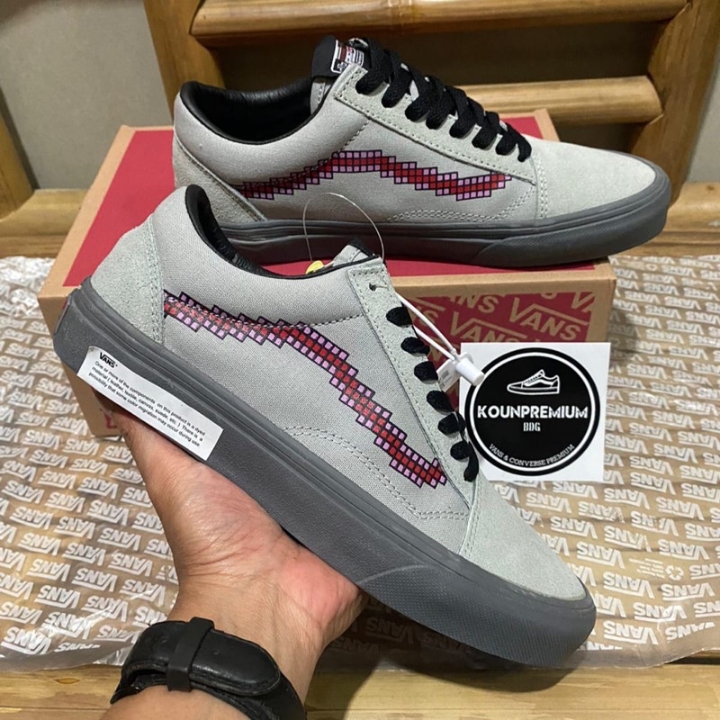 Vans old skool on sale nintendo console shoes