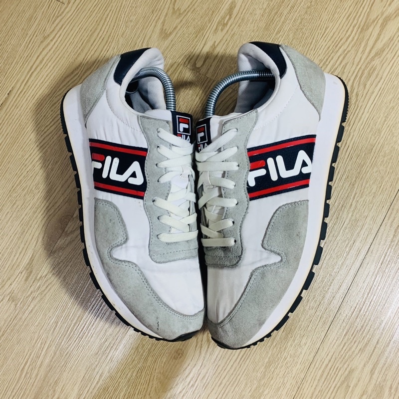 Sneaker fila clearance putih