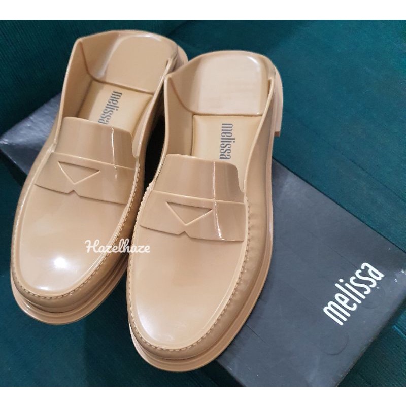 Melissa deals slip on