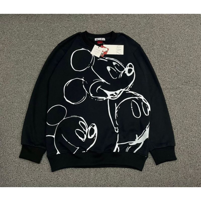 uniqlo sweater mickey