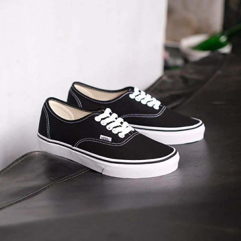 Harga sepatu on sale vans authentic original