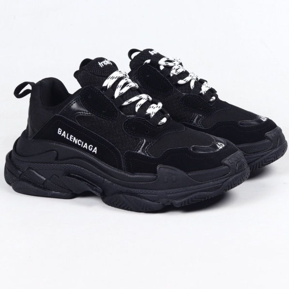 Full black hot sale balenciaga